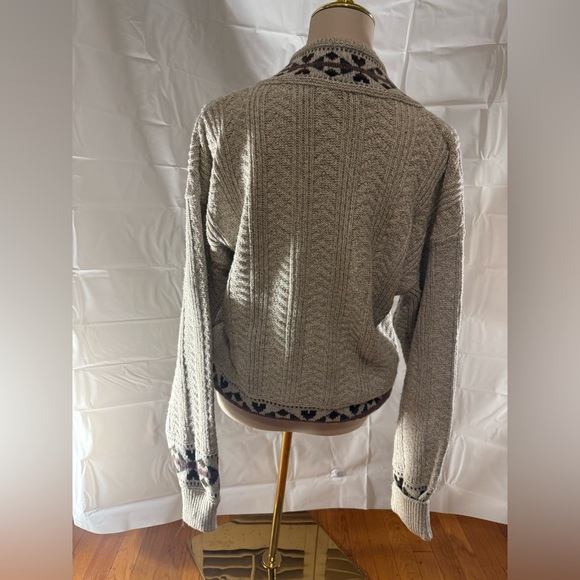 Geoffrey Beene Knit Sweater with Geometric Pattern - Picture 3 of 6